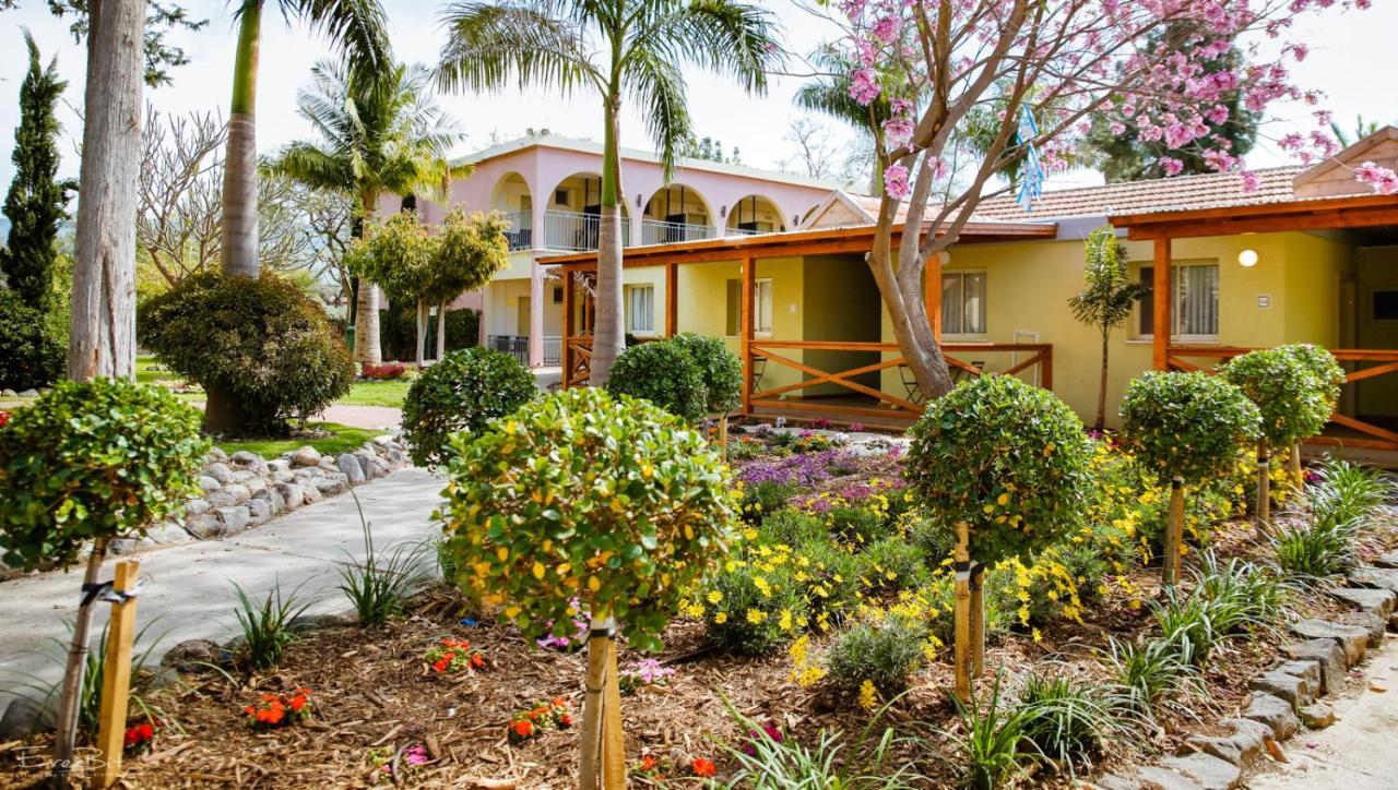 Shaar Hagolan Kibbutz Country Lodging Ngoại thất bức ảnh