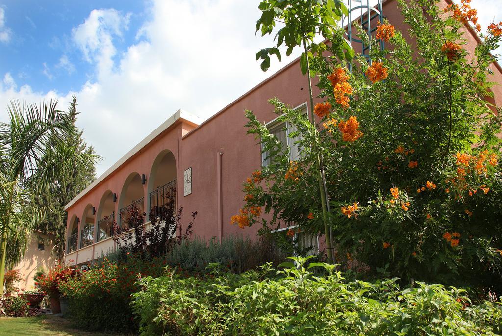 Shaar Hagolan Kibbutz Country Lodging Ngoại thất bức ảnh