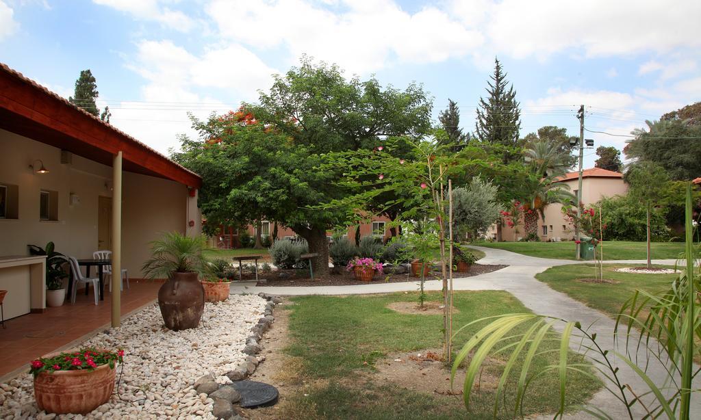 Shaar Hagolan Kibbutz Country Lodging Ngoại thất bức ảnh