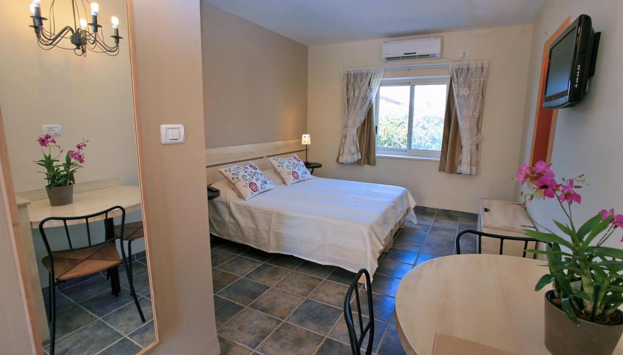 Shaar Hagolan Kibbutz Country Lodging Ngoại thất bức ảnh