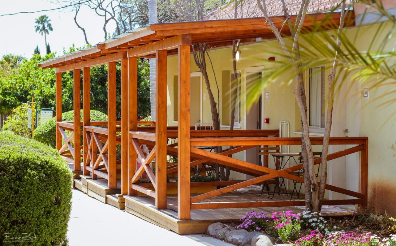 Shaar Hagolan Kibbutz Country Lodging Ngoại thất bức ảnh